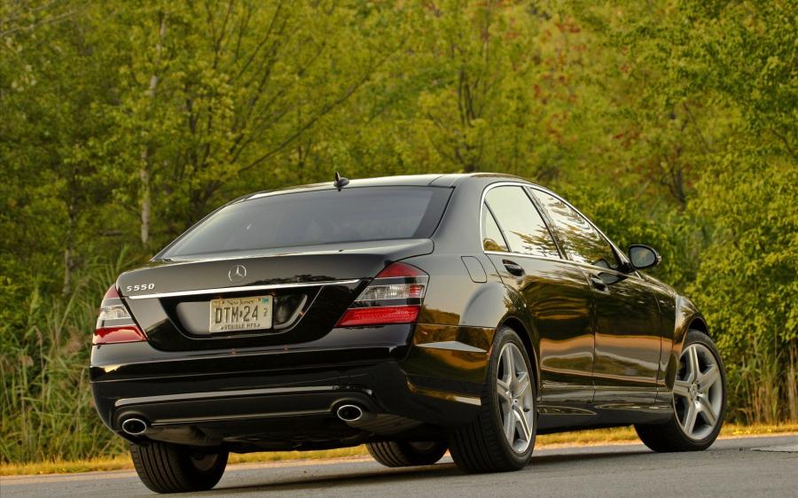  Mercedes-Benz S550 Enhanced 2009 года  (фото 4 из 11)